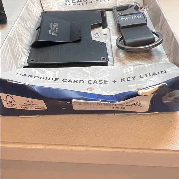 REACTION KENNETH COLE - HARD SIDE CARD CASE KEY CHAIN RFID SECURE MONEY CLIP - Picture 5 of 6